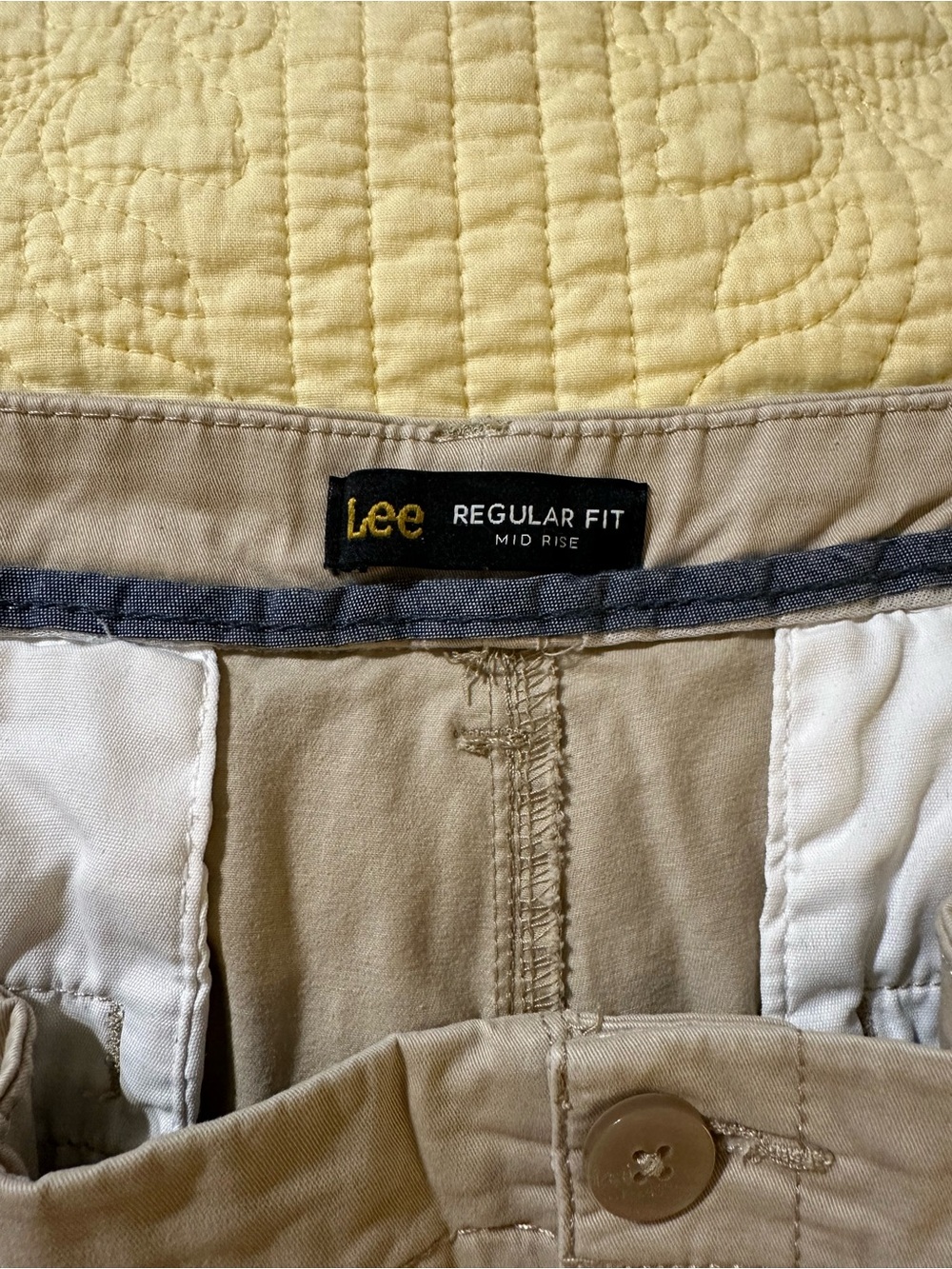 Women’s Lee Regular Fit Mid-Rise Khaki Shorts - Picture 4 of 9